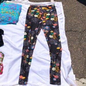 LuLaRoe Leggings One Size with flowers